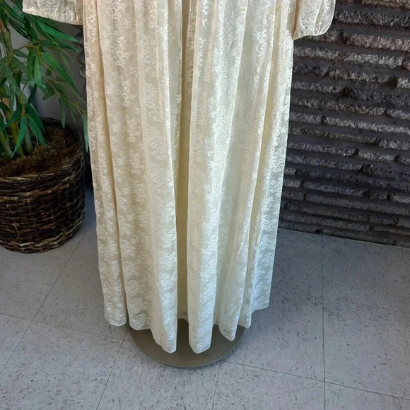 Vintage 80s Cream Lace High Neck Union Made Wedding Formal Maxi Dress - Picture 4 of 9